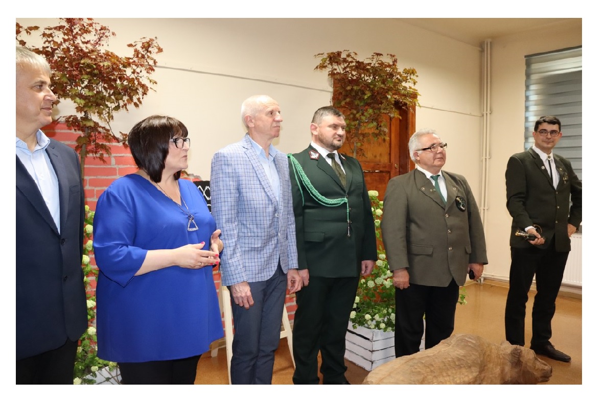 Na zdjęciu od lewej Z ca Burmistrza Barwic, Dyrektor OKiT, Burmistrz Barwic, Michał Wojtyła oraz Mieczysław Skrzypiec i Karol Kroskowski