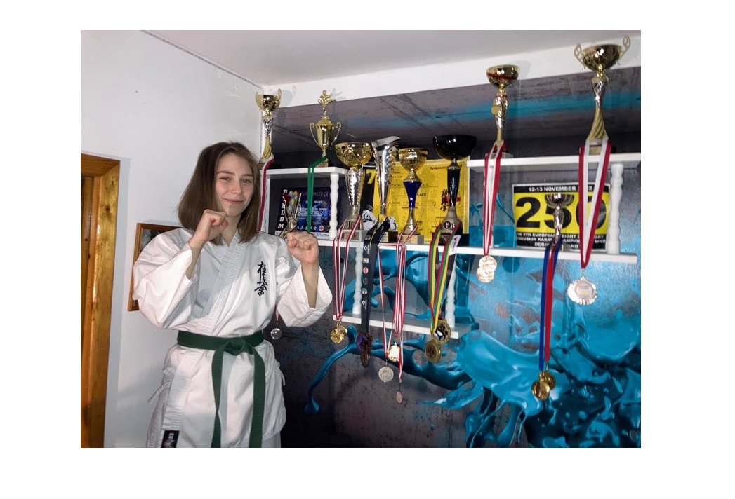na zdjęciu zawodniczka karate A.Arendacz