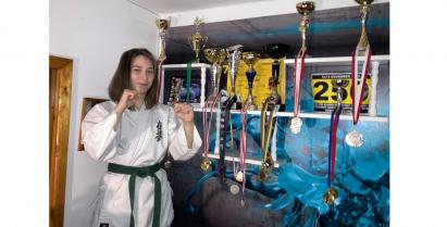 na zdjęciu zawodniczka karate A.Arendacz