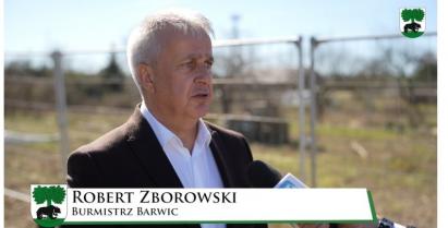 na zdjęciu Burmistrz Barwic Robert Zborowski