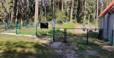 Zakończenie przebudowy ogrodzenia cmentarza w Polnem