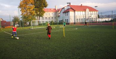 młodzi piłkarze podczas ETS w Barwicach
