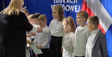 Ślubowanie kl. I i Dzień Edukacji Narodowej w Starym Chwalimiu