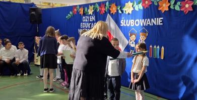 Ślubowanie kl. I i Dzień Edukacji Narodowej w Starym Chwalimiu