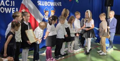 Ślubowanie kl. I i Dzień Edukacji Narodowej w Starym Chwalimiu
