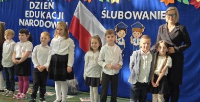 Ślubowanie kl. I i Dzień Edukacji Narodowej w Starym Chwalimiu