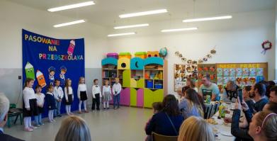 Pasowanie przedszkolaków w Szkole Podstawowej w Starym Chwalimiu