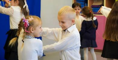 Pasowanie przedszkolaków w Szkole Podstawowej w Starym Chwalimiu