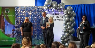 Spotkanie z sędzią Anną Marią Wesołowską w Barwicach i Starym Chwalimiu