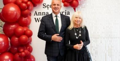 Szkolenie służb pomocowych z udziałem sędzi Anny Marii Wesołowskiej w Dworze Pomorskim w Luboradzy