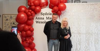 Szkolenie służb pomocowych z udziałem sędzi Anny Marii Wesołowskiej w Dworze Pomorskim w Luboradzy