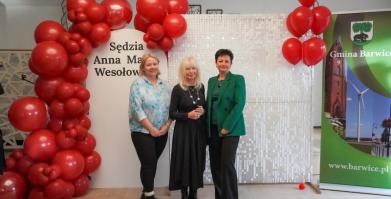 Szkolenie służb pomocowych z udziałem sędzi Anny Marii Wesołowskiej w Dworze Pomorskim w Luboradzy