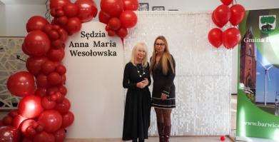 Szkolenie służb pomocowych z udziałem sędzi Anny Marii Wesołowskiej w Dworze Pomorskim w Luboradzy