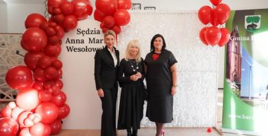 Szkolenie służb pomocowych z udziałem sędzi Anny Marii Wesołowskiej w Dworze Pomorskim w Luboradzy