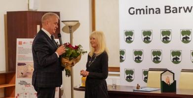 Szkolenie służb pomocowych z udziałem sędzi Anny Marii Wesołowskiej w Dworze Pomorskim w Luboradzy