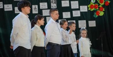 Uroczyste obchody 107. rocznicy odzyskania niepodległości w szkołach