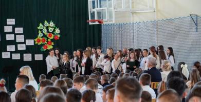 Uroczyste obchody 107. rocznicy odzyskania niepodległości w szkołach