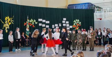 Uroczyste obchody 107. rocznicy odzyskania niepodległości w szkołach