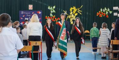 Uroczyste obchody 107. rocznicy odzyskania niepodległości w szkołach