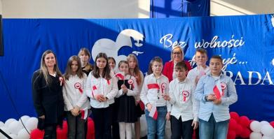 Uroczyste obchody 107. rocznicy odzyskania niepodległości w szkołach