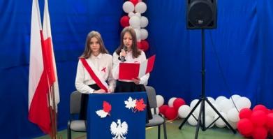 Uroczyste obchody 107. rocznicy odzyskania niepodległości w szkołach