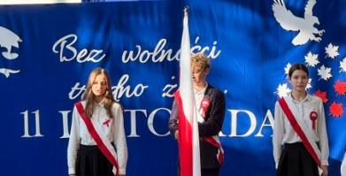 Uroczyste obchody 107. rocznicy odzyskania niepodległości w szkołach