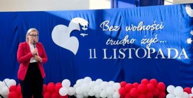 Uroczyste obchody 107. rocznicy odzyskania niepodległości w szkołach