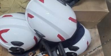 sprzęt strażacki zakupiony dzięki dofinansowaniu z programu "Bezpieczny strażak"