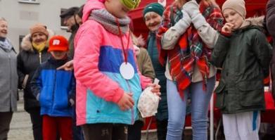 Kiermasz Świąteczny i V Konwój Strażacki w Barwicach – wyjątkowy 6 grudnia 2025r.