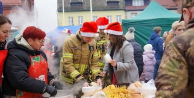Kiermasz Świąteczny i V Konwój Strażacki w Barwicach – wyjątkowy 6 grudnia 2025r.