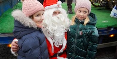 Kiermasz Świąteczny i V Konwój Strażacki w Barwicach – wyjątkowy 6 grudnia 2025r.