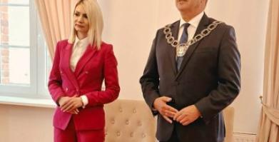 Marlena Szczygieł Sekretarz Gminy Barwice i Robert Zborowski Burmistrz Barwic