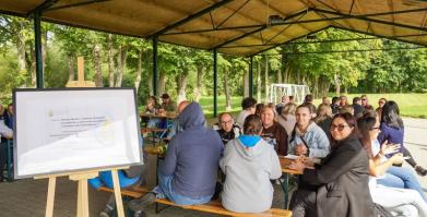 Barwne Barwice – edukacja, bioróżnorodność i ochrona zapylaczy