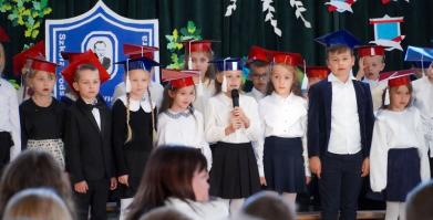 Ślubowanie uczniów klas pierwszych w Szkole Podstawowej w Barwicach