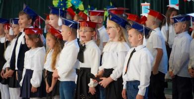 Ślubowanie uczniów klas pierwszych w Szkole Podstawowej w Barwicach