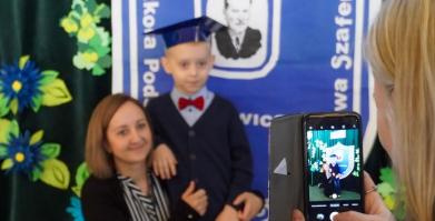 Ślubowanie uczniów klas pierwszych w Szkole Podstawowej w Barwicach