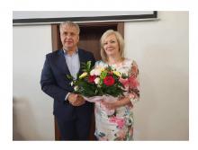 Zastępca Burmistrza Barwic Robert Zborowski wraz z Dyrektor SP w Barwicach Małgorzatą Krawczyk - Figlarz